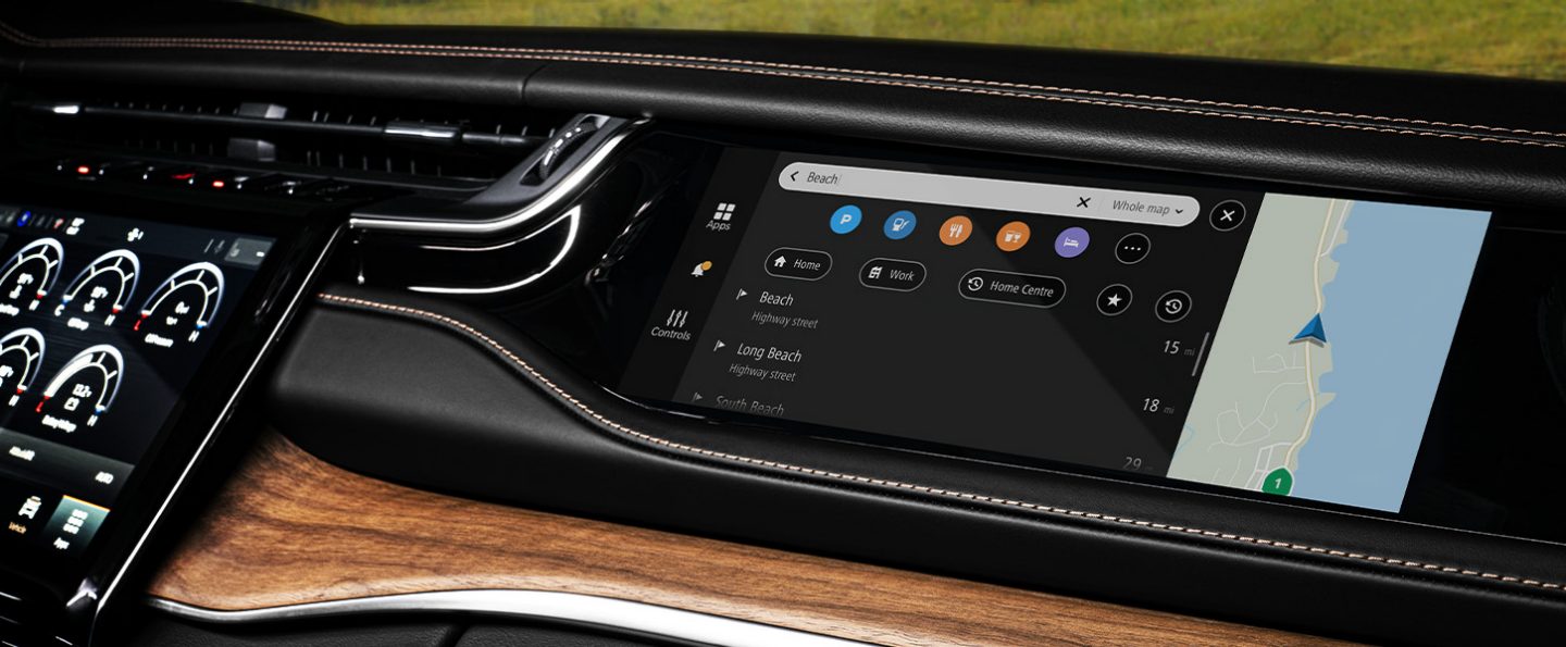 2022 Jeep® Grand Cherokee Technology Uconnect & Apple CarPlay